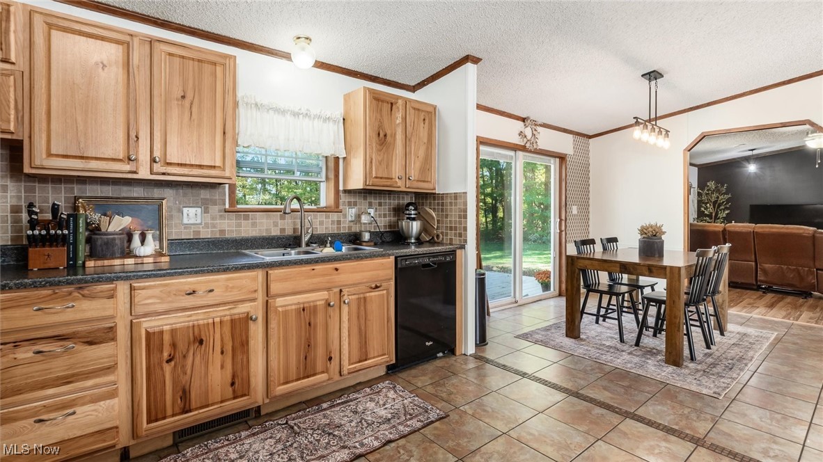 Williams & Linda Bussas - Residential