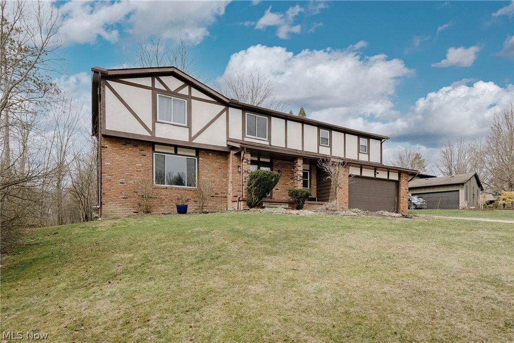 Photo of 5875 Deepwood Trail, Solon, OH 44139 (MLS # 5196713)