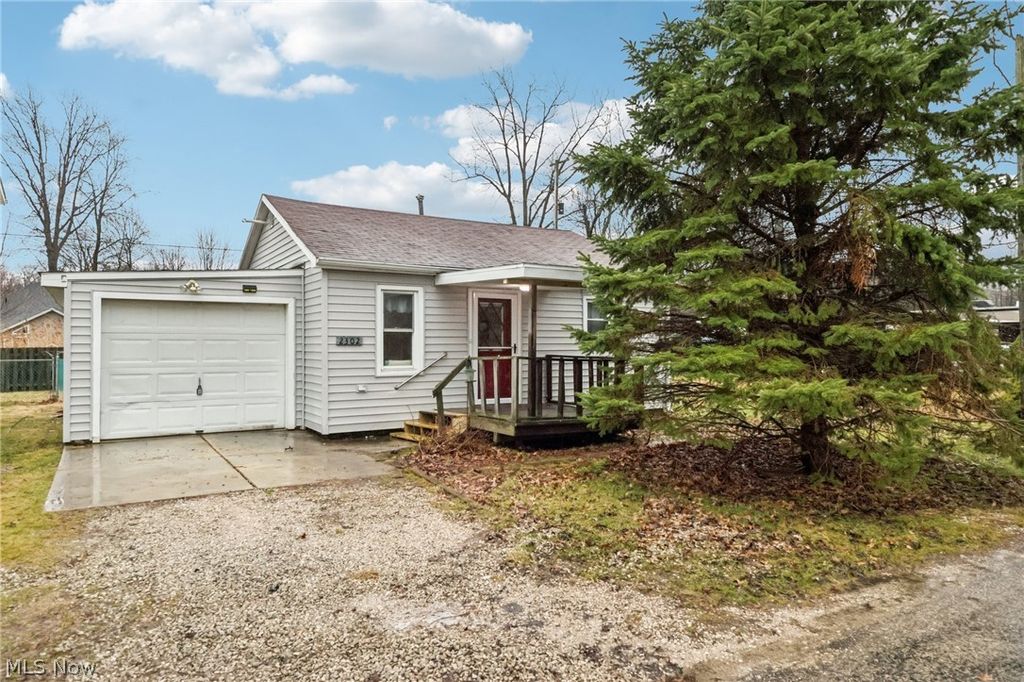 Photo of 2302 Morningside Avenue, Ashtabula, OH 44004 (MLS # 5192493)