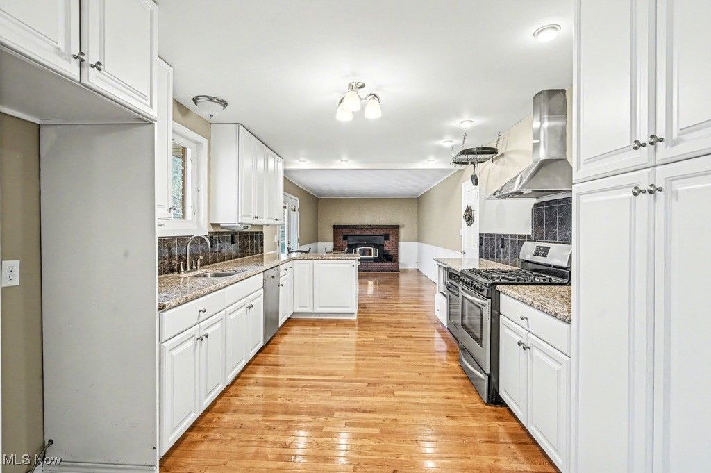 Photo of 111 Bohl Drive, Marietta, OH 45750 (MLS # 5178100)