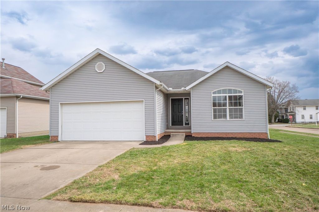 Photo of 1290 Patriot Place SW, Massillon, OH 44647 (MLS # 5194239)