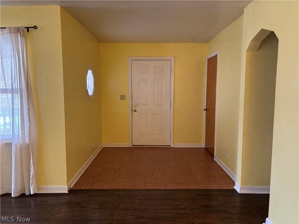 Photo of 6180 Northlawn Avenue, Boardman, OH 44512 (MLS # 5192599)