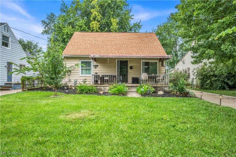 Homes For Sale - 926 Warwick Drive<br/> Sheffield Lake, OH 44054