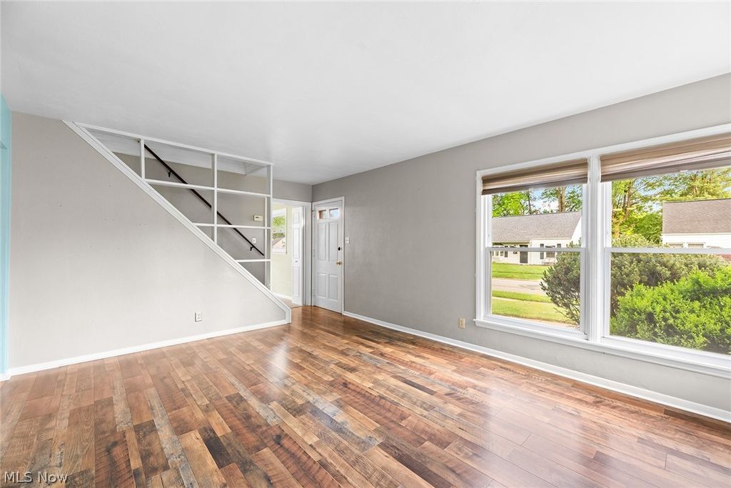 Photo of 1165 Myrtle Avenue, Cuyahoga Falls, OH 44221 (MLS # 5212062)