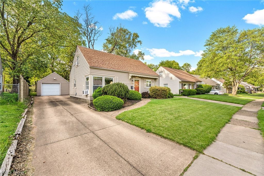 Photo of 1165 Myrtle Avenue, Cuyahoga Falls, OH 44221 (MLS # 5212062)