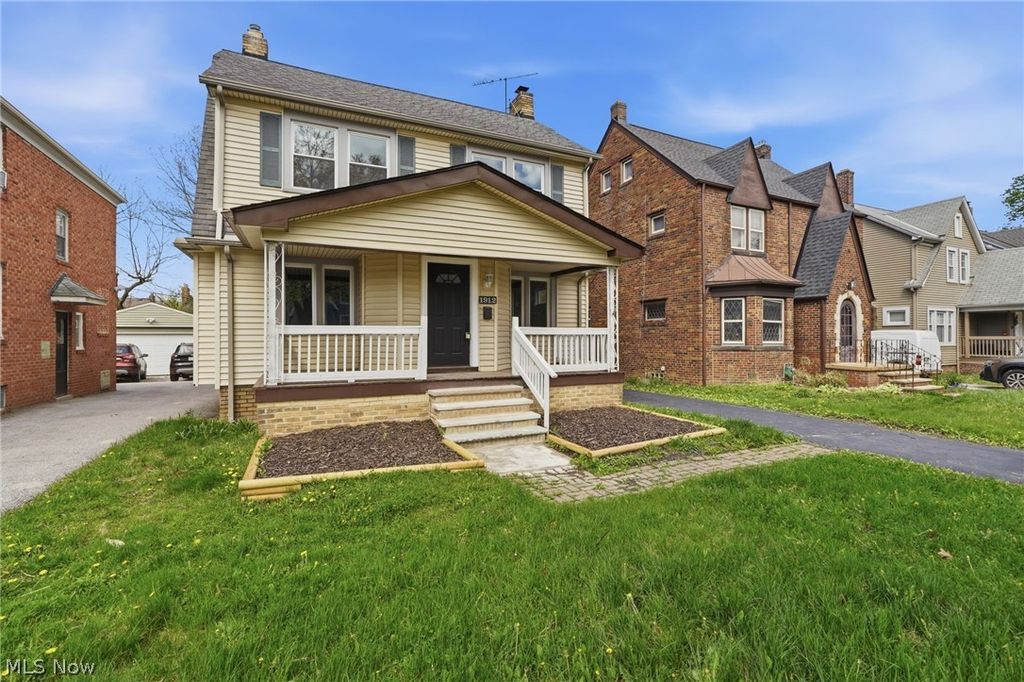 Photo of 1912 Janette Avenue, Cleveland Heights, OH 44118 (MLS # 5204341)