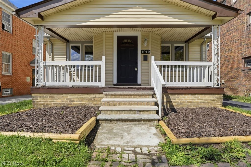 Photo of 1912 Janette Avenue, Cleveland Heights, OH 44118 (MLS # 5204341)