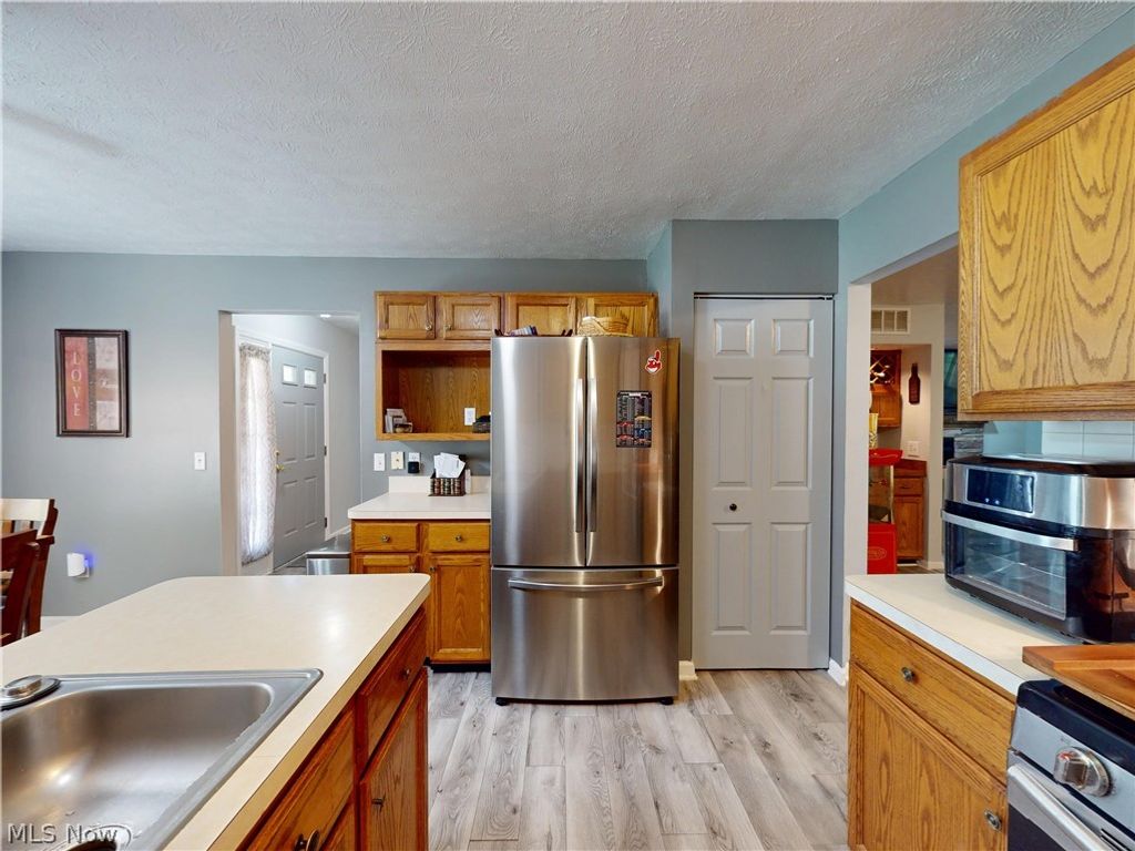 Photo of 167 Marwyck Place Lane, Northfield, OH 44067 (MLS # 5210001)