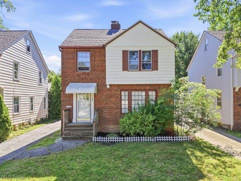 Homes For Sale - 1159 Brentwood Avenue<br/> Cleveland Heights, OH 44121