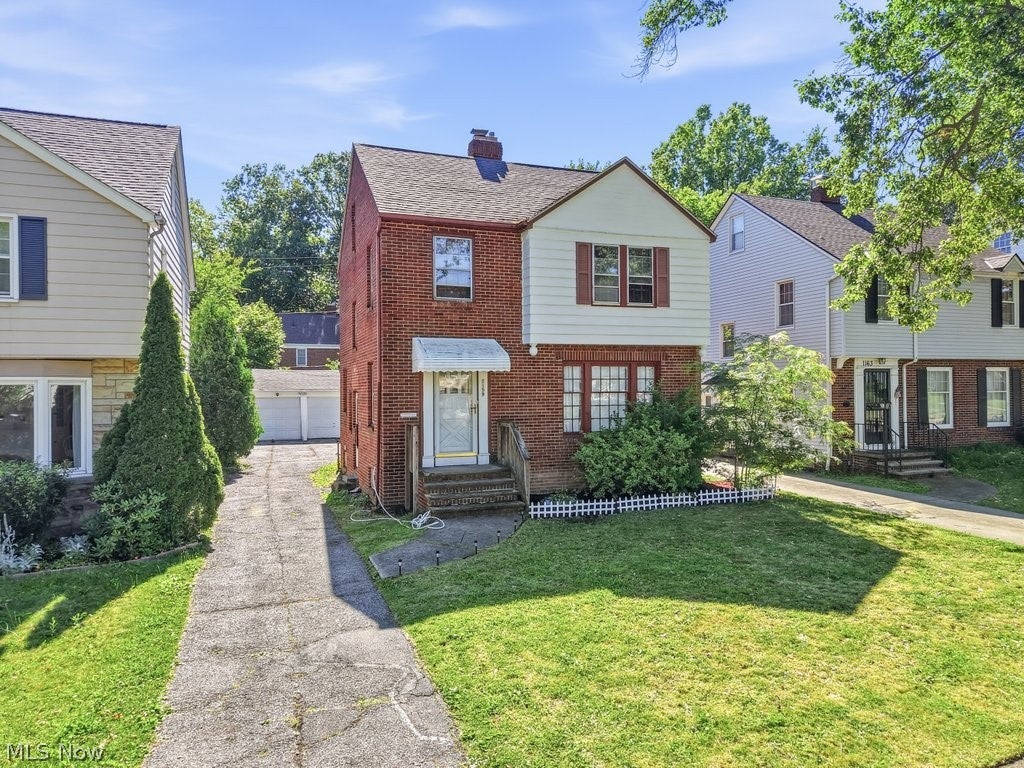 Photo of 1159 Brentwood Avenue, Cleveland Heights, OH 44121 (MLS # 5216594)