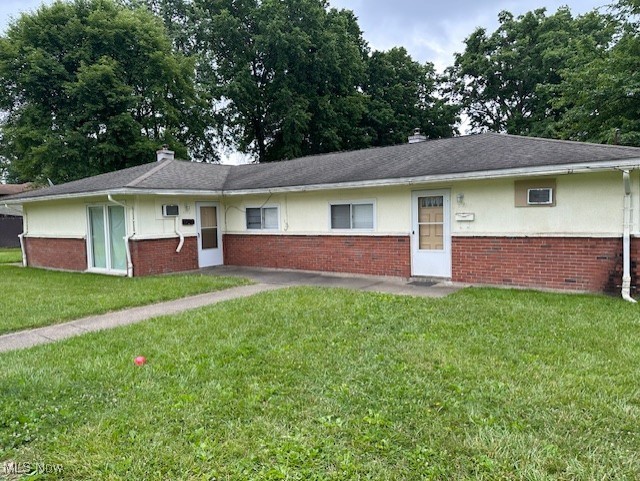 Available for rent is one side of this darling ranch-style duplex. All 1 Floor! This unit features so many updates including new paint throughout. Also includes its own laundry hookups for tenants use. Very convenient location just minutes from shopping plazas, Walmart, community centers, grocery stores and many more attractions. Located in Liberty this puts you in the Liberty school district. This property won't last long, especially at this price, so act fast to be considered for this rental. Tenants pay and control their own utilities. Trumbull section 8 accepted. No pets allowed. Certified pest-free Property! Renter's Insurance required & free credit building services for all our tenants. Easy & accurate rent paying services, 24 hour emergency repair line for all tenants. Locally managed with office, open Monday thru Friday, friendly & professional staff. Great working relationship with Government & Community services that help our Tenants. Section 8 accepted on this unit. Landscaping is maintained and paid for by the owner.