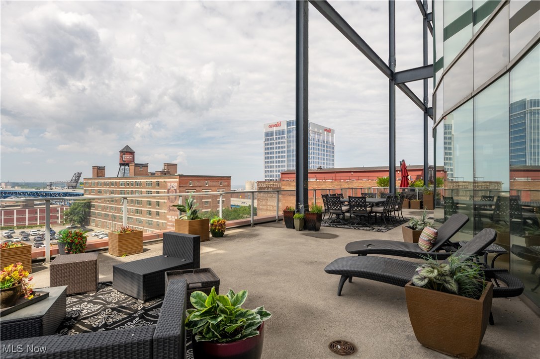 Pinnacle Condo - Residential