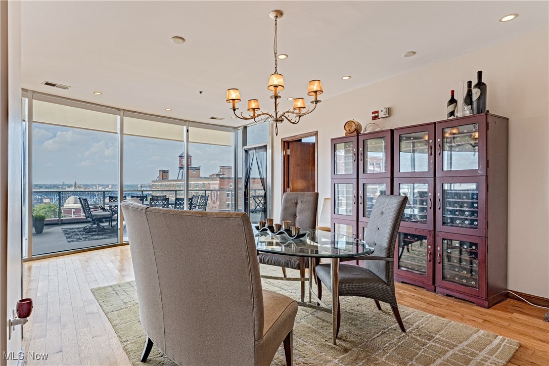 Pinnacle Condo - Residential