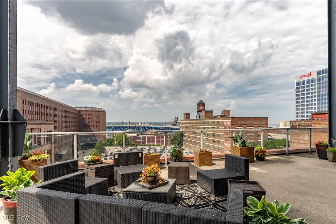 Pinnacle Condo - Residential