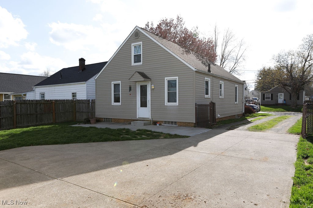 2618 Ellis Avenue, Canton, Ohio image 3