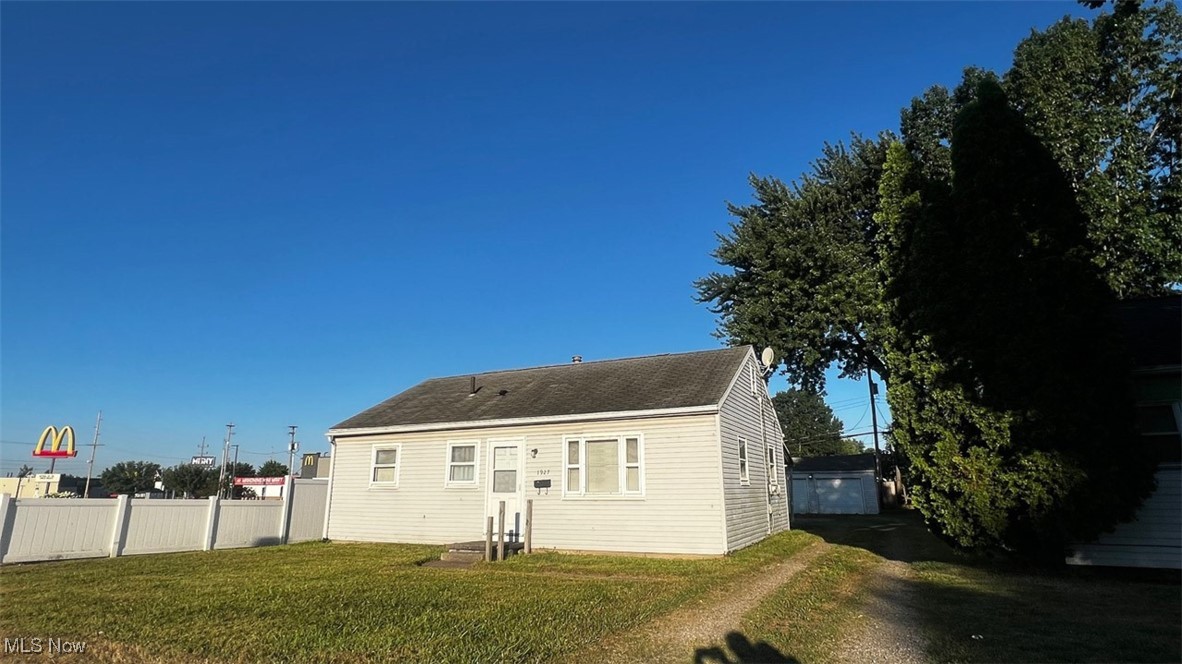 Ranch Home, Stark Co., Canton City. Live Auction with Online Bidding Available. All sells to settle the estate on location. ONLINE BIDDING BEGINS SATURDAY, AUGUST 23, 2025, at 12:00 PM, and AUCTION LIVE ON-SITE BIDDING WILL BEGIN TUESDAY, AUGUST 26, 2025, at 12:30 PM. Easy keeper! The property offers convenient access to shopping, schools, and local amenities. Great potential for homeowners, investors, or flippers! One floor living. Stark Co. parcel #217432.
Property Features:
• Vinyl-sided ranch home built in 1950.
• Approx. 850 SF.
• 3 bedrooms, one-shower bathroom (3rd bedroom is used for laundry room and has up/down washer and dryer).
• Eat-in kitchen.
• Living room.
• Full basement, breaker electric.
• F/A gas furnace and A/C.
• Public utilities.
• Oversized 2-car detached garage.
The home will be open 1.5 hours before bidding on auction day. Auction By Order Of: The Sharon L. Tolley Estate. Stark County Probate case #251721.