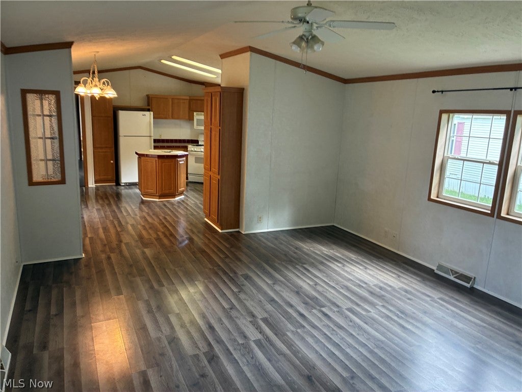 5 Carpenter Boulevard