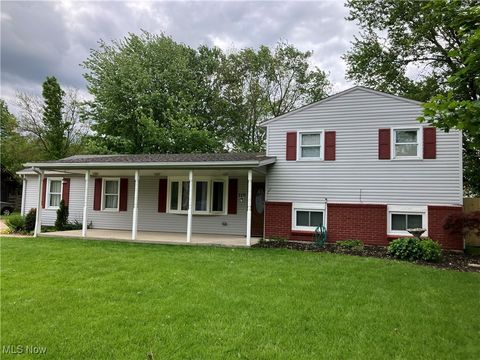 Homes For Sale - 110 Habant Drive<br/> Amherst, OH 44001