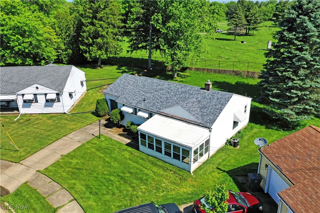 587 Mona Lane, Youngstown, Ohio image 5