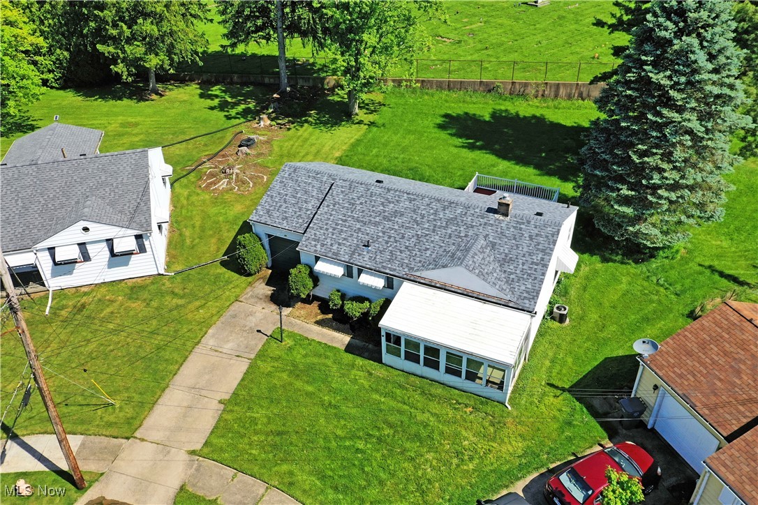 587 Mona Lane, Youngstown, Ohio image 4