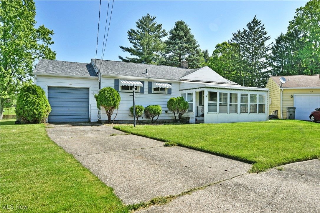 587 Mona Lane, Youngstown, Ohio image 2