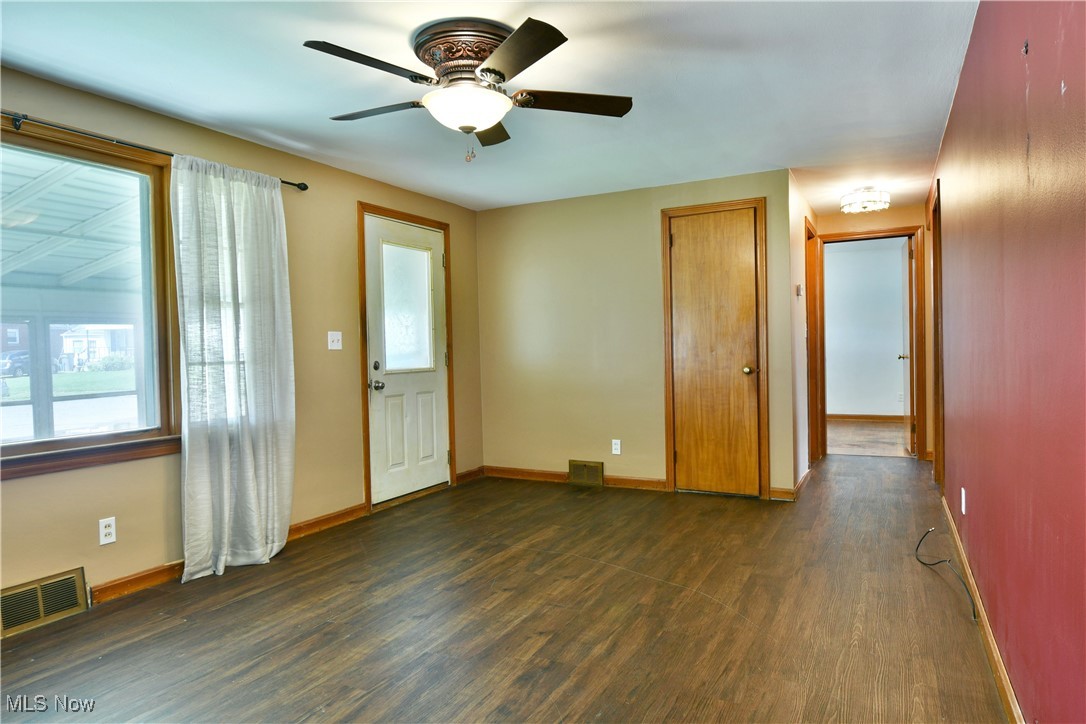 587 Mona Lane, Youngstown, Ohio image 13