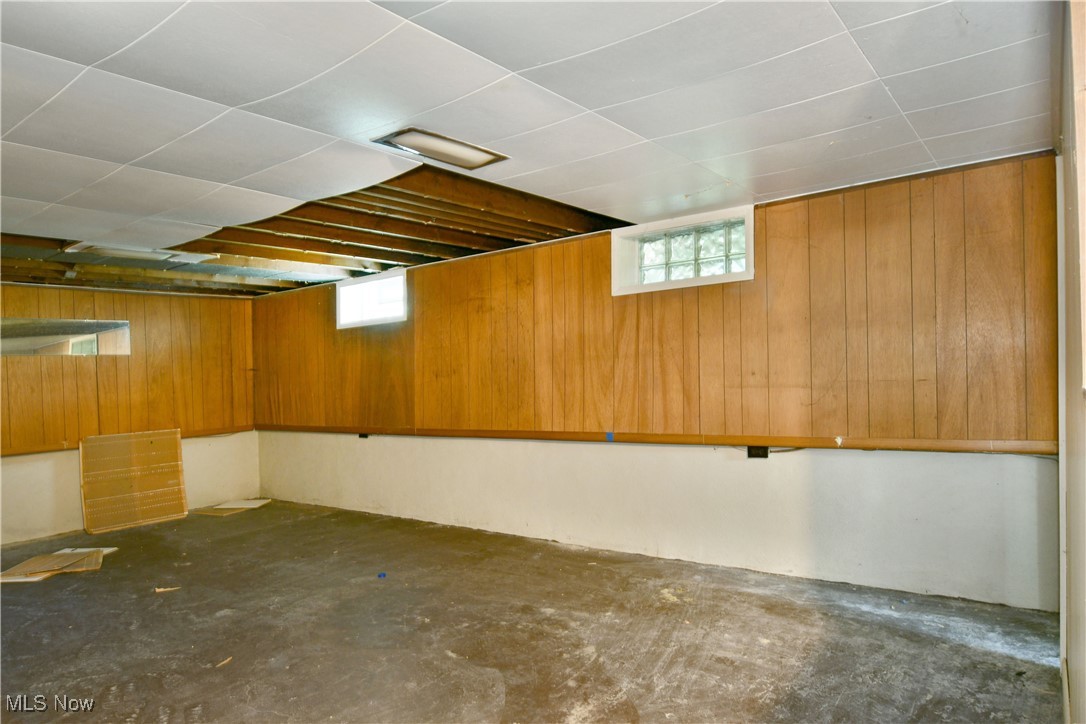 587 Mona Lane, Youngstown, Ohio image 34