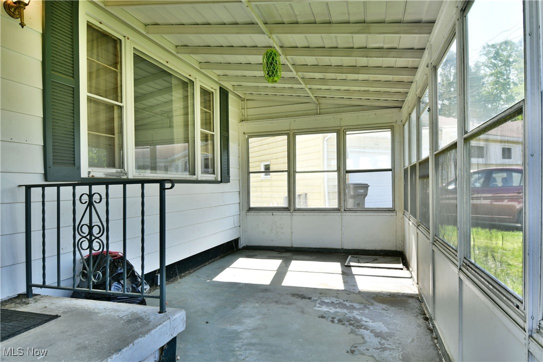587 Mona Lane, Youngstown, Ohio image 9