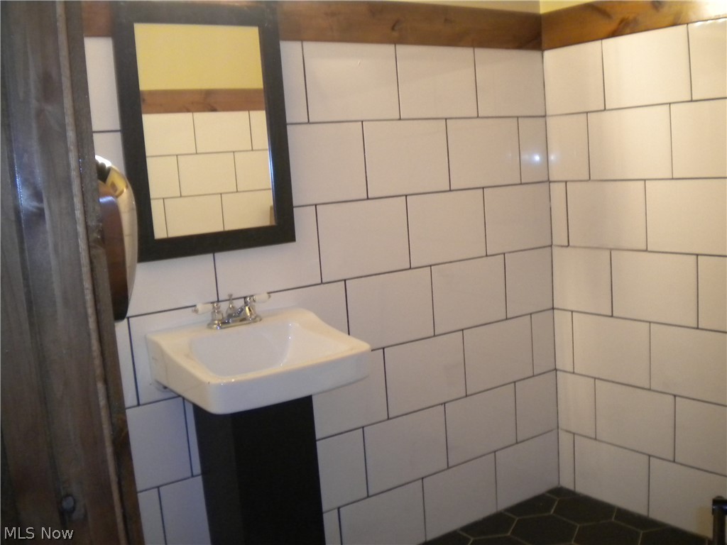 Barberton - Commercial Sale