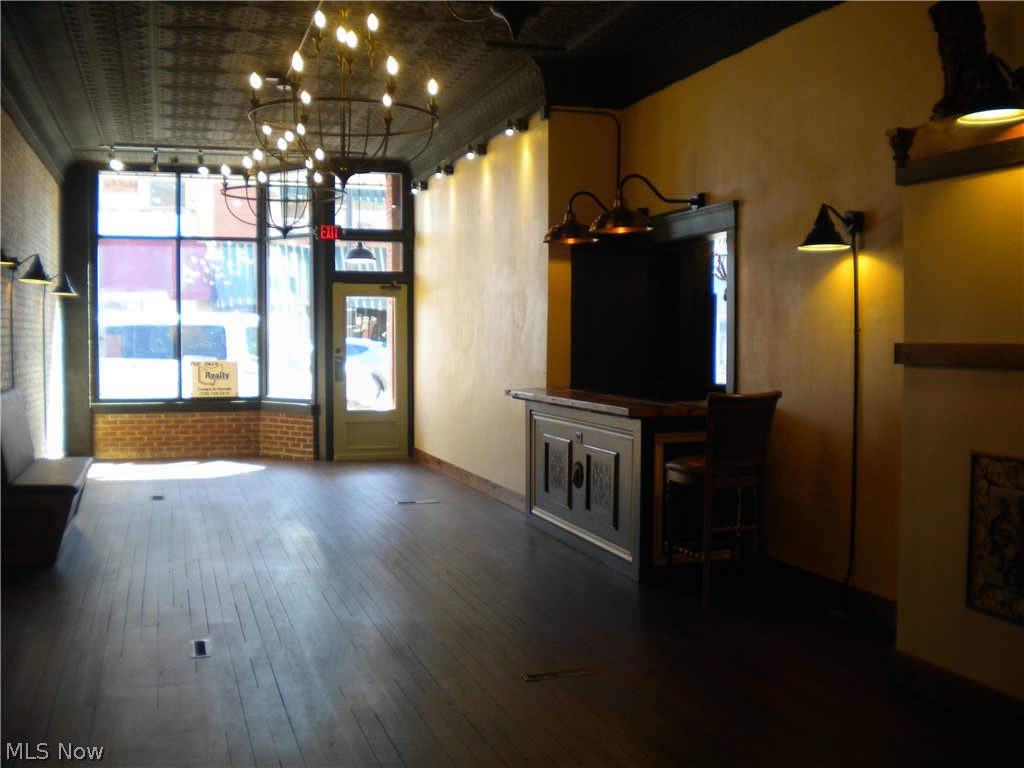 Barberton - Commercial Sale