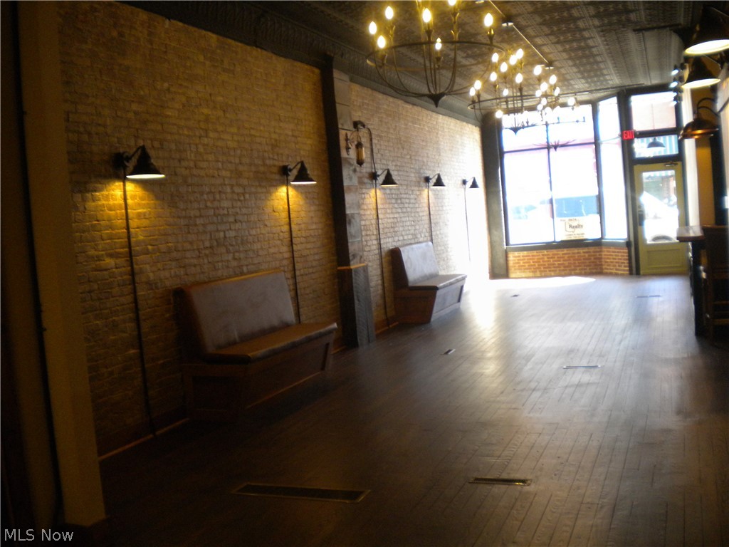 Barberton - Commercial Sale