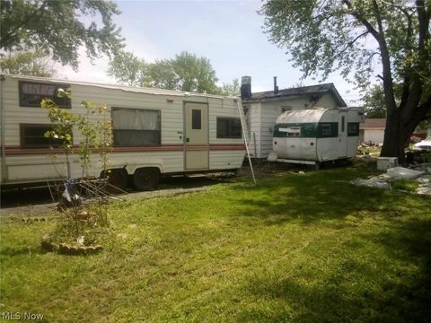 Tiny photo for 731 16th Street, Elyria, OH 44035 (MLS # 5221581)