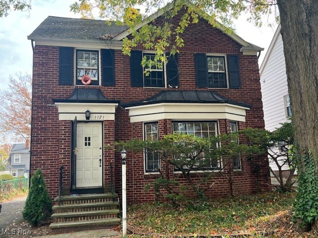 Photo of 1171 Pennfield Road, Cleveland Heights, OH 44121 (MLS # 5169831)