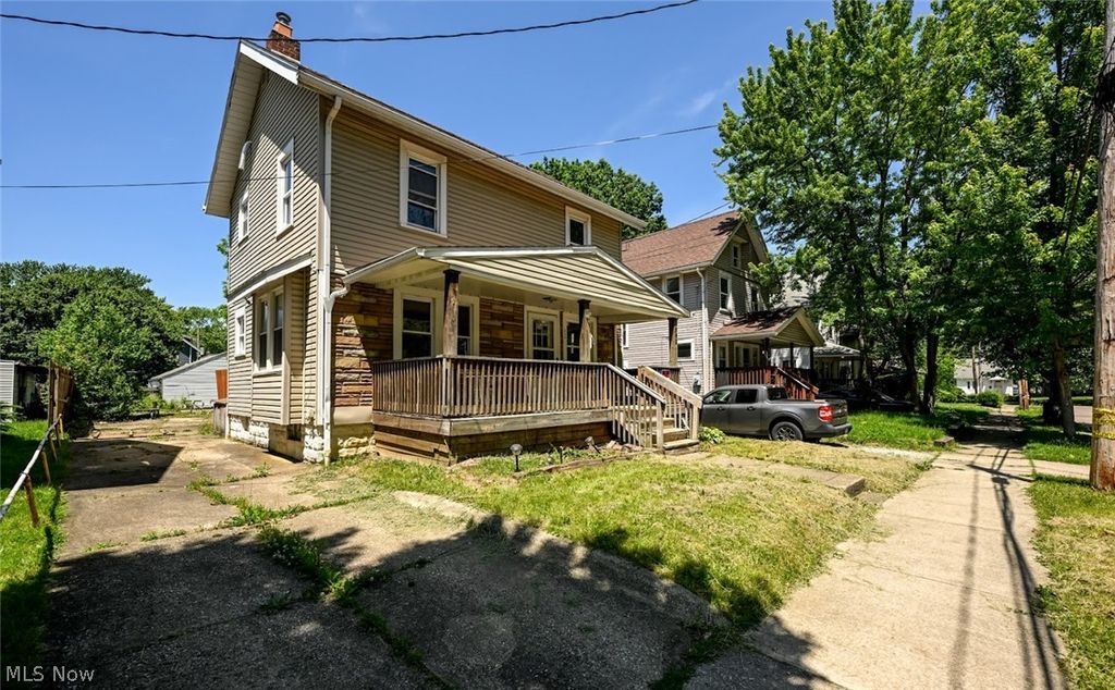 Photo of 980 Neptune Avenue, Akron, OH 44301 (MLS # 5214228)