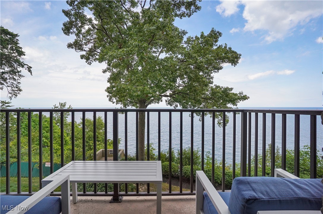 12500 Edgewater Drive 208