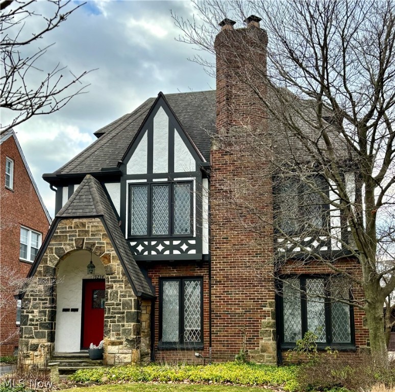 Wonderful 2-family on historic Winslow Road! The original architectural details exude charm from the front entrance through every room. Impeccably maintained by the same owner-occupant for decades and income producing all the while.