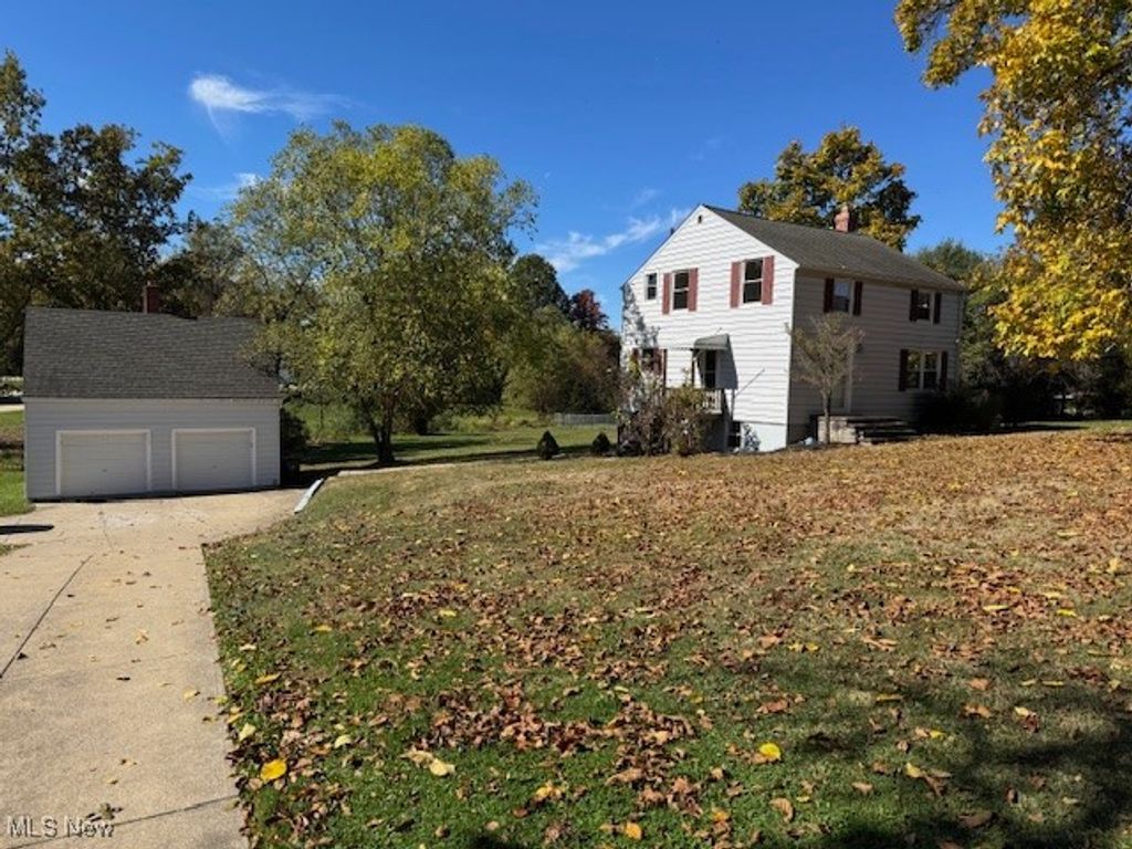 Photo of 2590 River Road, Willoughby Hills, OH 44094 (MLS # 5164268)