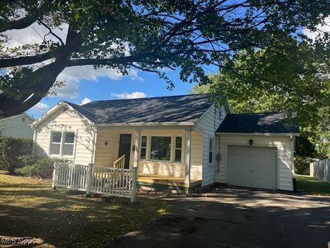 Homes For Sale - 1440 E 10th Street<br/> Salem, OH 44460