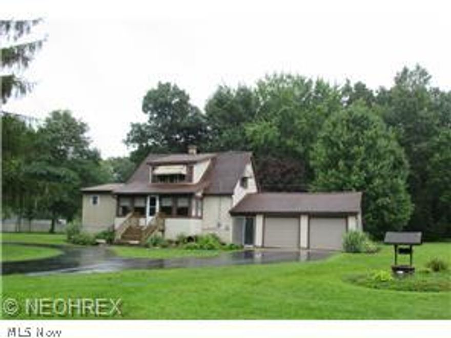 Absolute Real Estate Auction: Monday, October 20th @ 5:00 PM. Features 3 Bedroom cape cod style home. 2 Full baths, 1st floor master suite with full bath and 1st floor laundry! Large kitchen, formal dining. Enclosed front porch and breezeway/Florida Room. Vinyl sided and vinyl windows. Circle paved drive. Lot size is 240x150. 8 Lots included in sale. TERMS: ABSOLUTE AUCTION. Sells to the highest bidder with no minimums or reserves. 10% buyer's premium. Buyer's premium added to final auction bid to determine auction purchase agreement selling price. 10% non-refundable deposit due at time of auction. Balance at closing within 30 days. Property sold AS IS. All inspections must be done prior to auction. Call auctioneer before to view or final viewing one hour prior to auction. Brokers recognized with 48 hour pre-registration. All information contained herein was derived from sources believed to be correct.