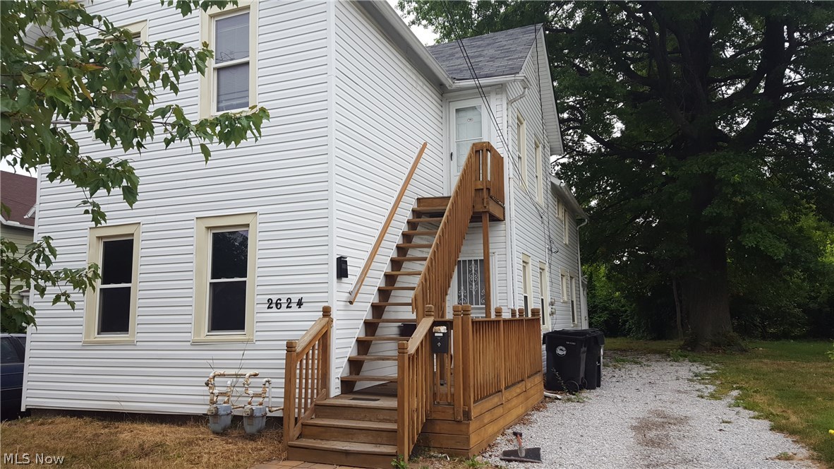 Spacious, comfortable and updated 3-bedroom with 1 bath (down unit) available for rent near MetroHealth. Features include newer carpet, kitchen appliances, laundry area/mud room, sun porch, security doors and sizeable backyard. Easy highway access with nearby shopping plazas. Schedule a showing today! Leasing qualifications are good credit, stable employment, gross monthly income must be $1500 or more. No pets, no section 8.