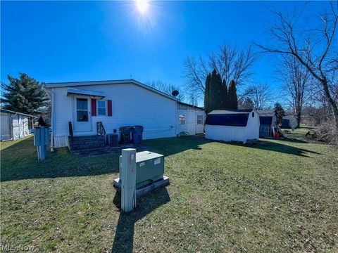 Tiny photo for 707 Brookside Drive, Wellington, OH 44090 (MLS # 5190003)