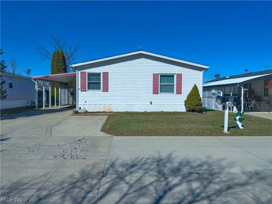 Welcome to this beautifully maintained 1,750 sq ft home located in Brookside MHP in the heart of Wellington! Situated at 707 Brookside Drive, this spacious 3-bedroom, 2 full bath home offers room to spread out while still feeling warm, inviting, and functional. Step inside and you’ll immediately appreciate the generous living space and easy flow throughout. The large living room connects seamlessly to the dining area and kitchen, creating the perfect setup for everyday living or hosting friends and family. The layout offers both openness and privacy, with the owner’s suite thoughtfully positioned away from the additional bedrooms.
The primary suite features a private full bath complete with a recently updated walk-in shower, giving the space a fresh, modern feel. Two additional bedrooms and a second full bathroom provide flexibility for guests, a home office, hobby space, or whatever fits your lifestyle.
Major updates include a newer water tank, offering added peace of mind for the next owner. Outside, you’ll love the added bonus of a storage shed—perfect for tools, seasonal décor, outdoor equipment, or extra storage so your interior space stays clutter-free.
Located in the well-maintained Brookside community, this home combines comfort, space, and convenience all in one. If you’ve been looking for low-maintenance living without sacrificing square footage, this one checks the boxes.
Schedule your private showing and come see all that 707 Brookside Drive has to offer!