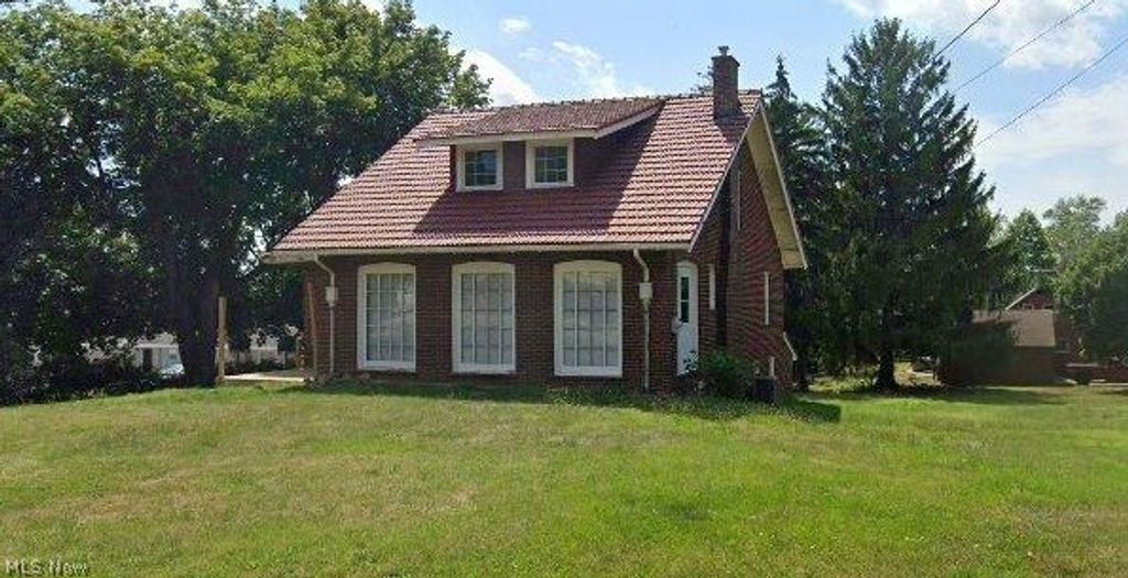 Photo of 545 Pittsburg Avenue NW, North Canton, OH 44720 (MLS # 5191379)