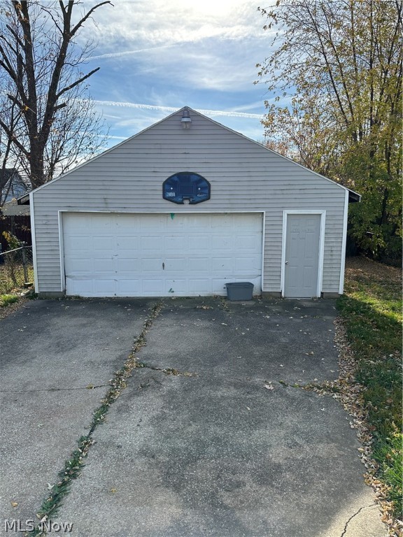 Thompson 02 - Residential