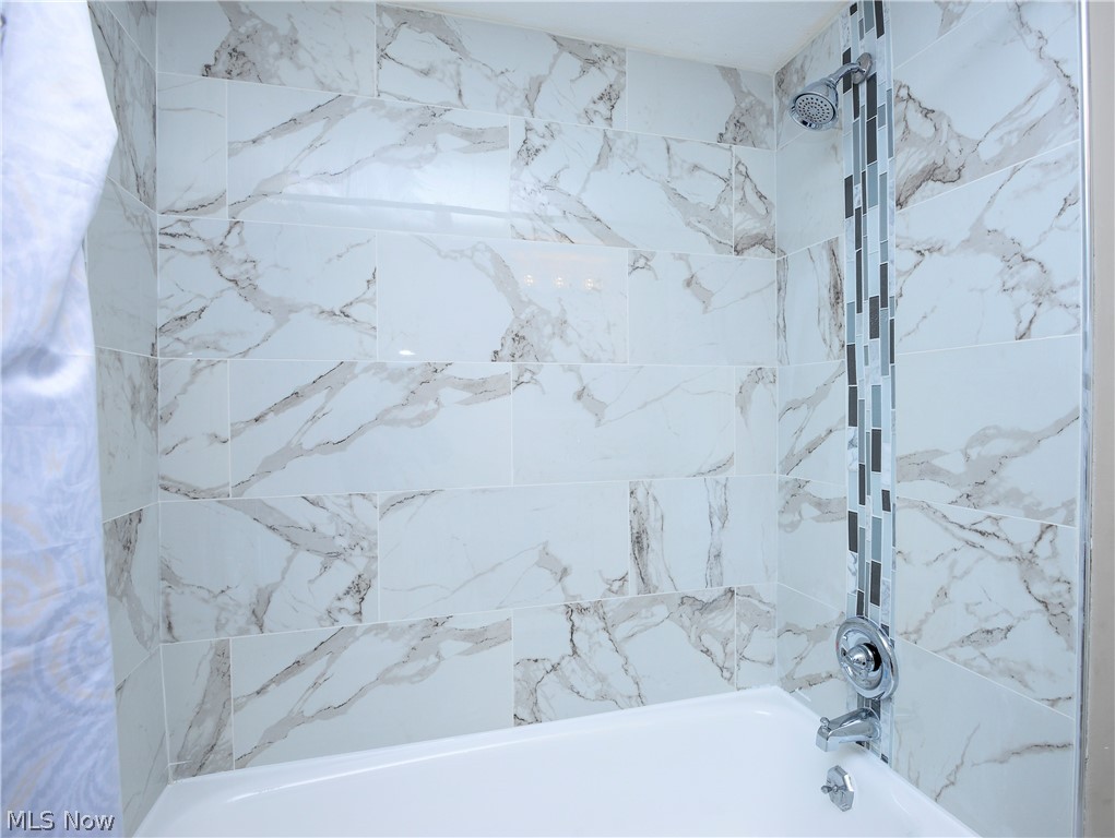 Frank Berzins Chardon Estate 03 - Residential