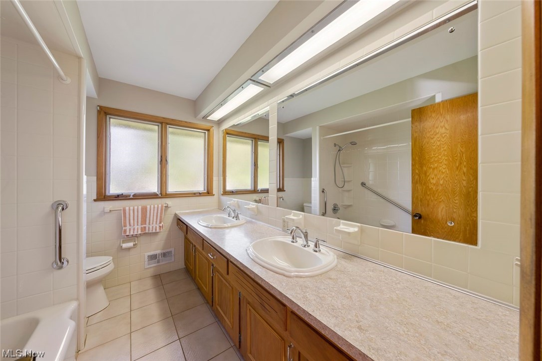 E & R Land Co Inc Garden Sid - Residential