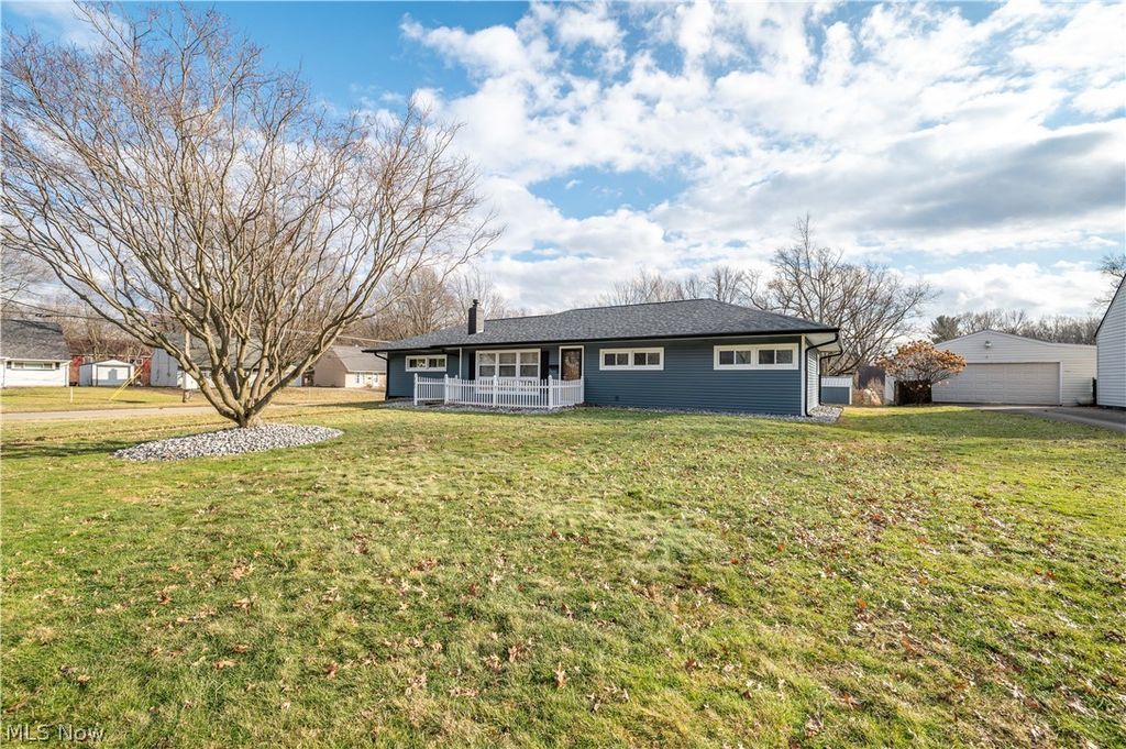 Photo of 4103 Woodmere Drive, Youngstown, OH 44515 (MLS # 5188573)