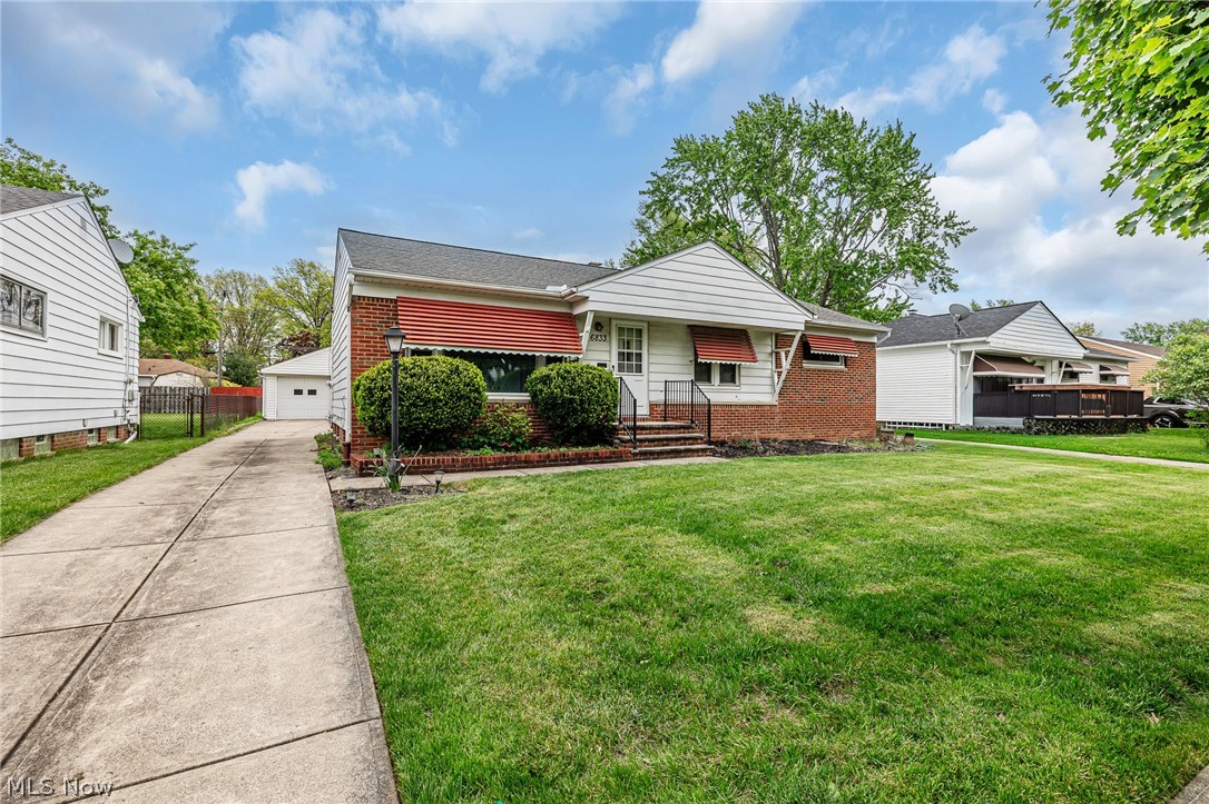 6833 Maplewood Road