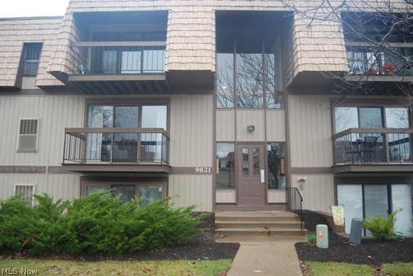 Check out this 2 bedroom 2 full bath condo in Sunrise Cove. The unit is located on the second floor, all one level and comes with a balcony. The one car detached garage #5 comes with plenty of room for storage. Unit also comes with additional storage space located in the basement of the building. All appliances stay and does come with a home warranty. Enjoy the condo grounds with: a club house (available to rent for special occasions), pool, swing set, basketball and tennis courts, also a scenic duck pond for taking walks or relaxing on a bench. Master bedroom is over sized and comes with its own full bathroom. The condo has carpeting throughout the living room, dining room and bedrooms. One year home warranty included. Make it yours before the Holidays, seller will look at all offers!