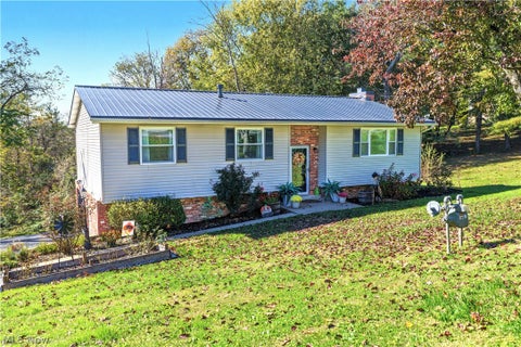 Photo of 162 Woodland Acres Road, Marietta, OH 45750 (MLS # 5255877)